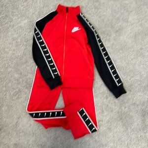 Nike kids set size 6